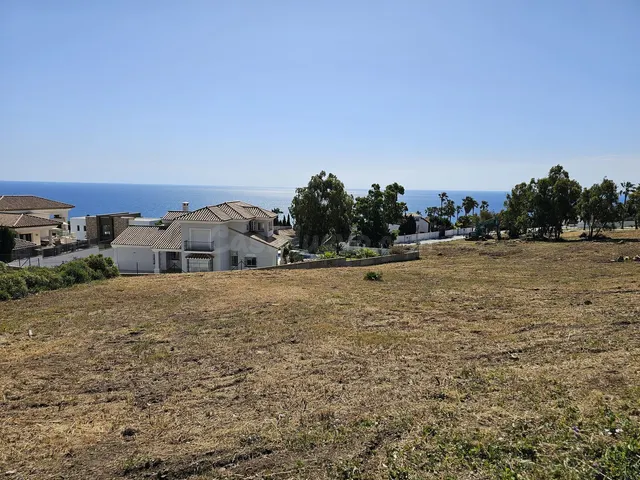 Terreno con vistas al Mediterráneo en Manilva - foto 2