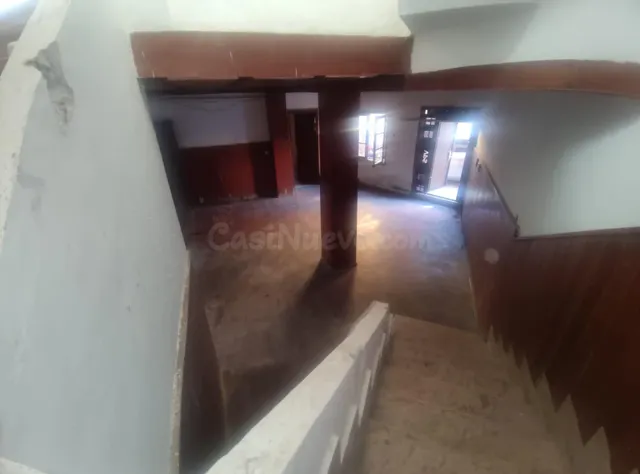 Gran casa en el centro del pueblo, 3plantas, 10hab. - foto 4
