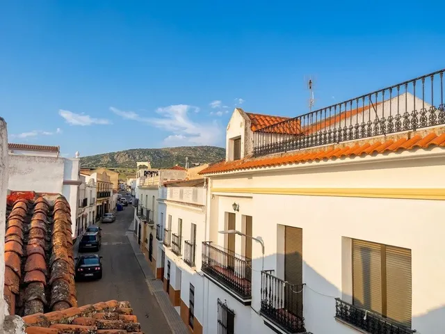 Imponente edificio histórico de 810 m2 con gran patio en casco histórico de Arroyo de San Serván — 49