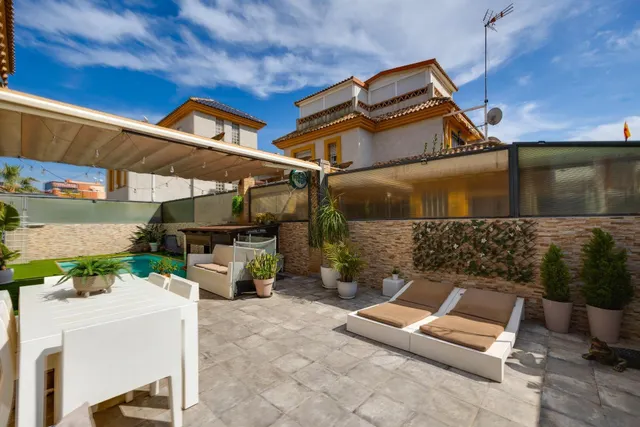 AMPLIO CHALET EN LOS MONTESINOS: 3 HAB, 2 BAÑOS — 13