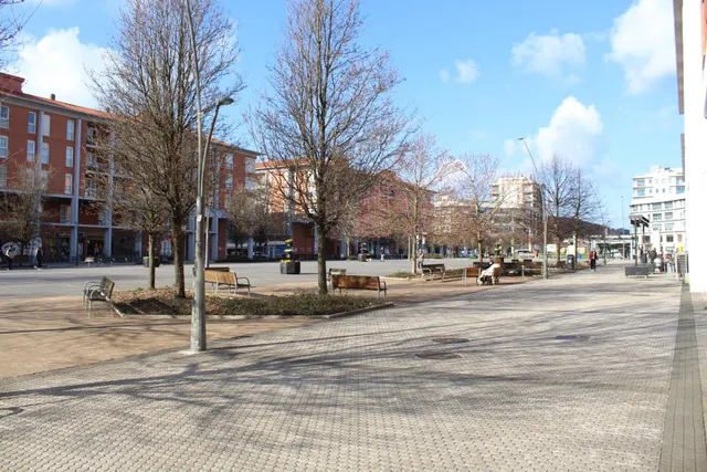 LOCAL EN LA PLAZA SAGASTIEDER — 13