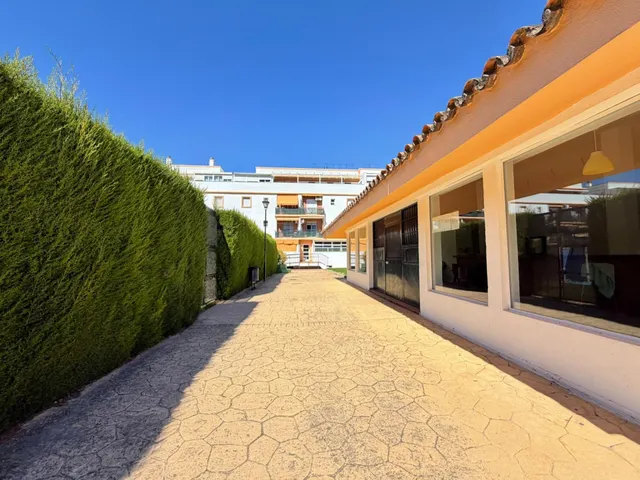 Ideal piso en puertas del sur, en urbanización privada con piscina — 12
