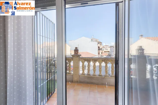 Casa en Armilla con terraza, patio y amplia cochera — 22