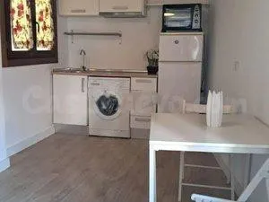 Centro Feria. Coqueto y bonito ESTUDIO amueblado se alquila. - foto 3