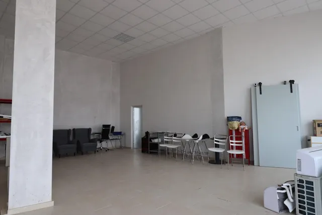EXCLUSIVO LOCAL EN AVENIDA DE RONDA — 14