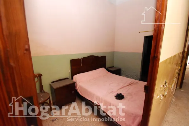 AMPLIA CASA CON 2 TERRAZAS CERCA DEL CENTRO — 26