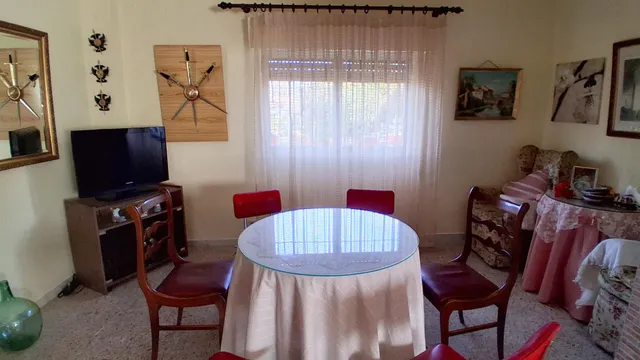 CASA CON TERRENO RÚSTICO VENTA ALMENARA DE TORMES. Urbis te ofrece una casa con terreno rústico en venta en Almenara de Tormes, Salamanca. — 47