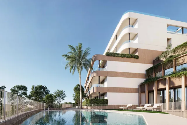 Vivienda moderna en Estepona Golf, inversión segura en la Co