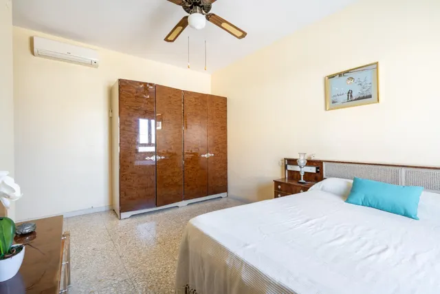 Se Vende Casa de Dos Plantas en Retamar Centro — 17