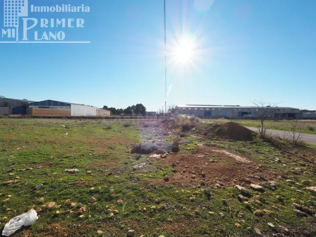 Solar junto a la Carretera de Argamasilla de Alba - foto 4