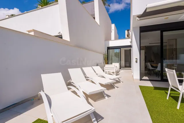 Villa de 4 dormitorios en San Pedro del Pinatar - foto 4