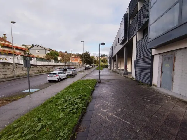 "¡Tu Proyecto en Barreiro! Local En Bruto de 127 m2 con Máxi - foto 3