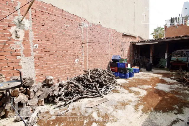 TERRENO URBANO CON MUCHAS POSIBILIDADES — 8