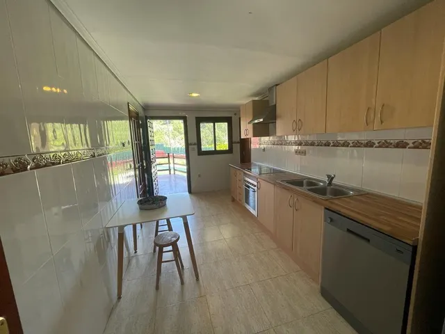 Ref 08595.- chalet muy grande en la calderona - naturaleza y servicios del pueblo. — 36