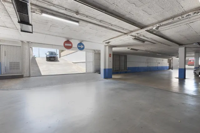 Plaza de garaje en urbanización privada pts — 12