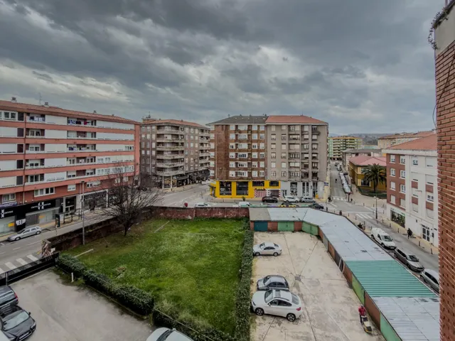 PISO DE CINCO habitaciones Y CUATRO BAÑOS EN EL CENTRO DE TO