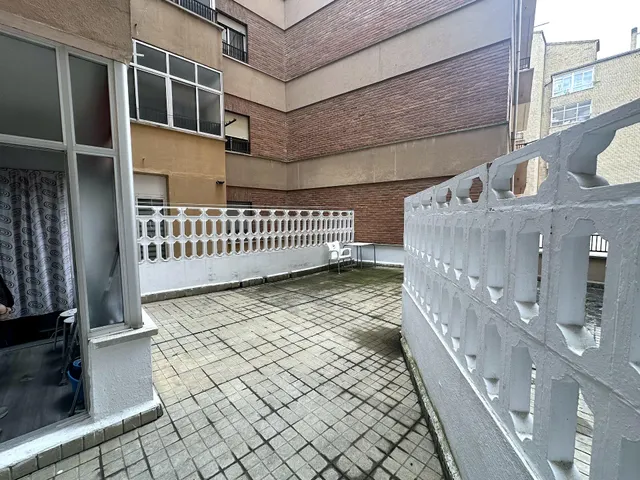 Habitación en alquiler en Zamora, Ensanche–Tres Cruces | 310 €/mes — 7