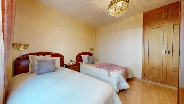 ¡Tu próximo hogar te espera en calle Inglaterra! ✨ — 9