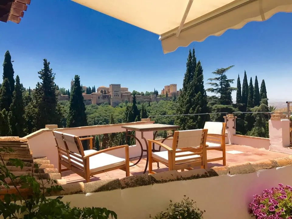 Propiedad de 5 viviendas con encanto en el Albaicin con mirador a la Alhambra.