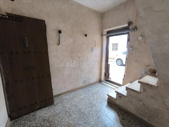 Casa adosada de 177 m2 para reformar en Algeciras | 3 dormitorios | Sin comisión — 4