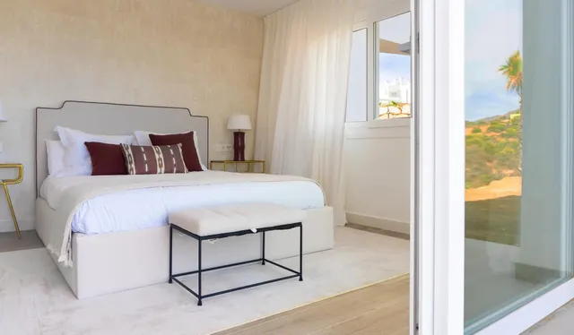 Obra nueva en casares con vistas al mar — 11