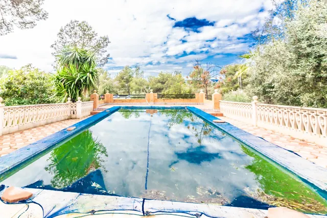 Magnífico chalet esquinero con piscina y vistas panorámicas  - foto 5