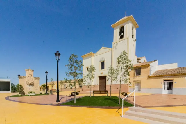 RESTAURANTE LISTO PARA EJERCER ACTIVIDAD EN LA MATANZA (ORIHUELA). — 28