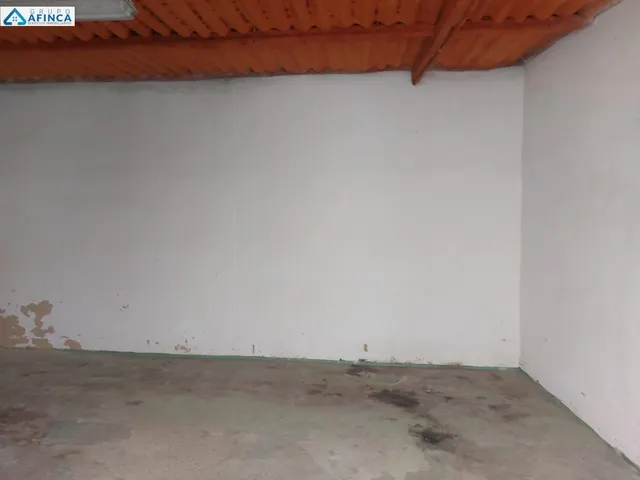 Bodega a la venta de 800 metros cuadrados — 37