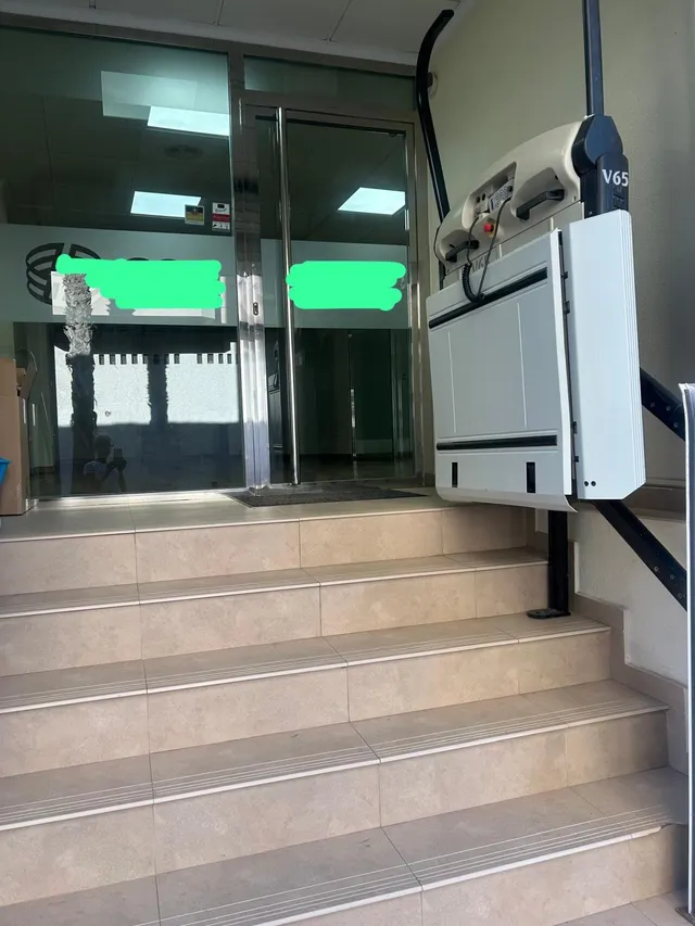 LOCAL COMERCIAL PLAZA DEL TEATRO A 2 CALLES DEL MAR — 9