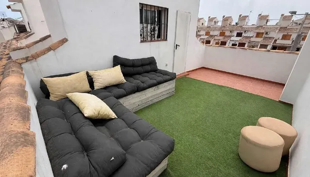 Adosado con terraza y sótano — 37