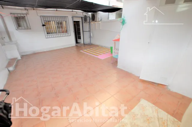 REFORMADO CON DOS TERRAZAS Y DOS BALCONES — 30