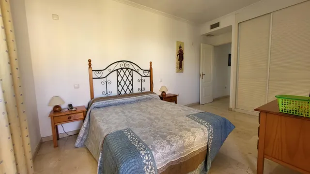 Amplio apartamento de tres dormitorios con vistas panorámicas en Nueva Alcántara. — 6