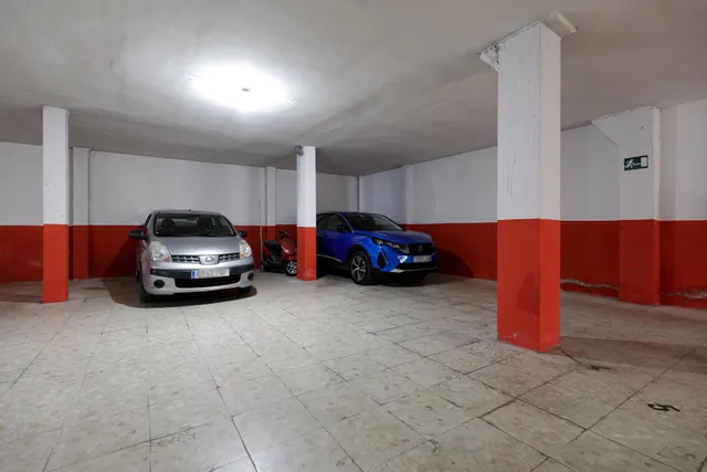 Local Comercial con 254 metros cuadrados junto a Carretera de la Sierra. — 8