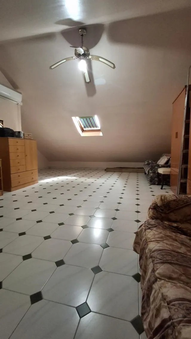 PARA LOS QUE BUSCAN ESPACIO — 6