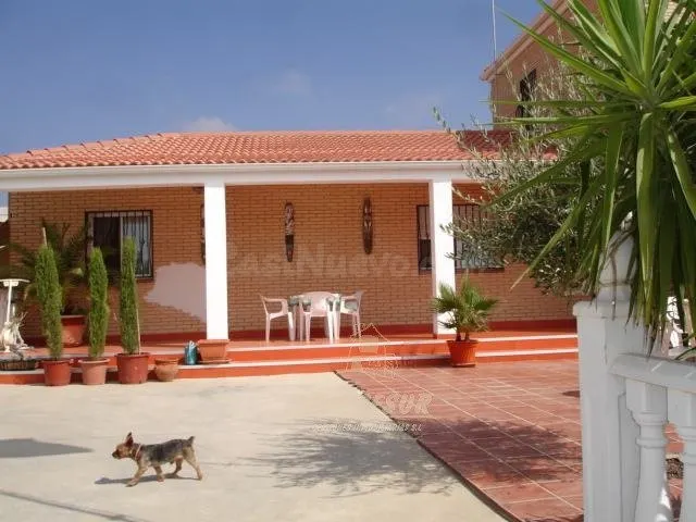 ZONA LA BARQUERA - Parcela de 750 m2 con casa de 320 m2 con 