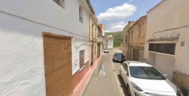 Se vende Casa Adosada OKUPADA en Jaume Calafat 1 Sumacàrcer,