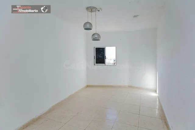 Piso OCUPADO en Venta para Reformar en Almería - Oportunidad - foto 4