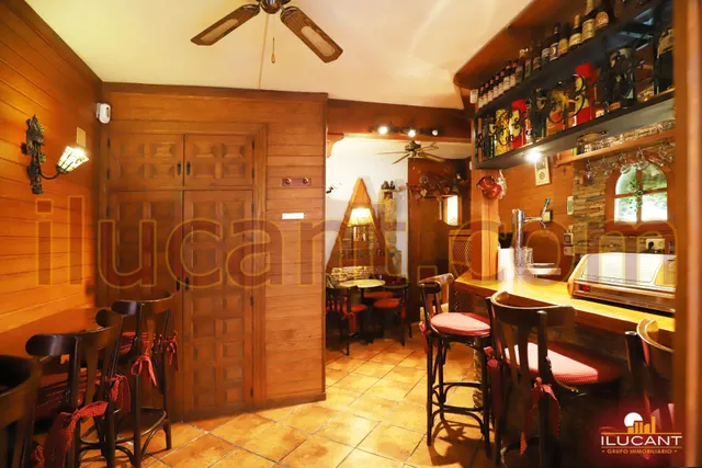 BAR-CAFETERIA en ALQUILER, LISTO PARA FUNCIONAR, TOTALMENTE EQUIPADO -- NO TIENE SALIDA DE HUMOS — 3