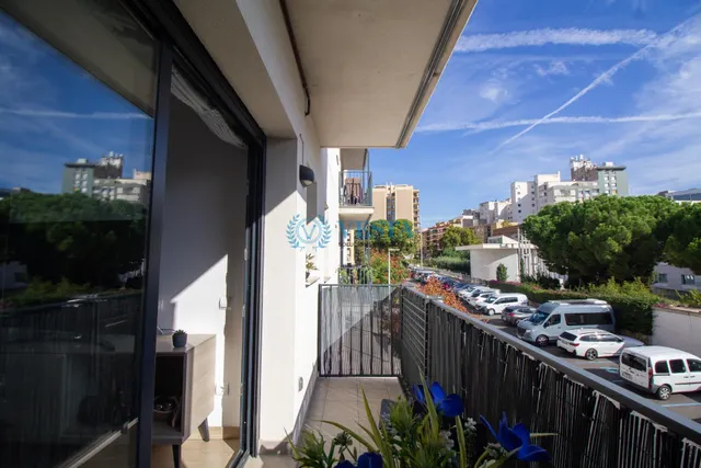 PISO DE 4 habitaciones EN EL CENTRO DE REUS — 9