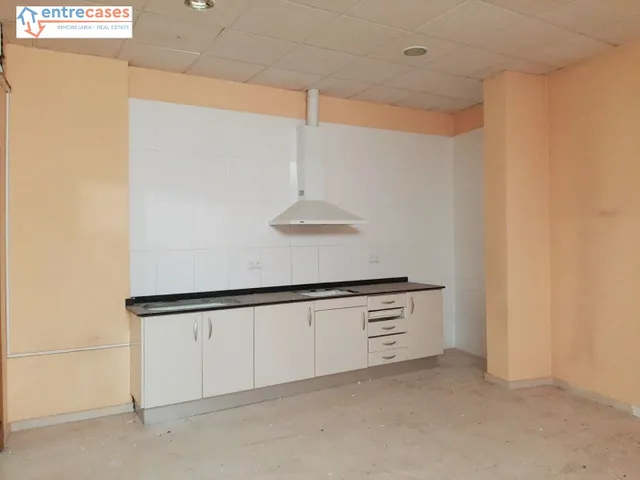 LOCAL COMERCIAL EN RICARDO PORTALES — 12
