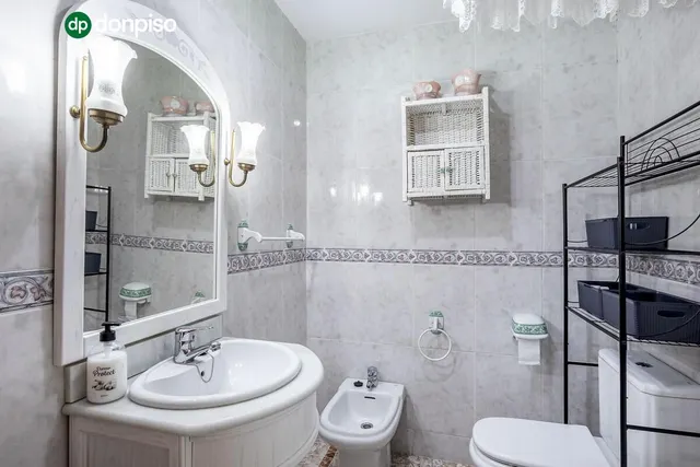 Casa en Ogijares con piscina comunitaria. — 23