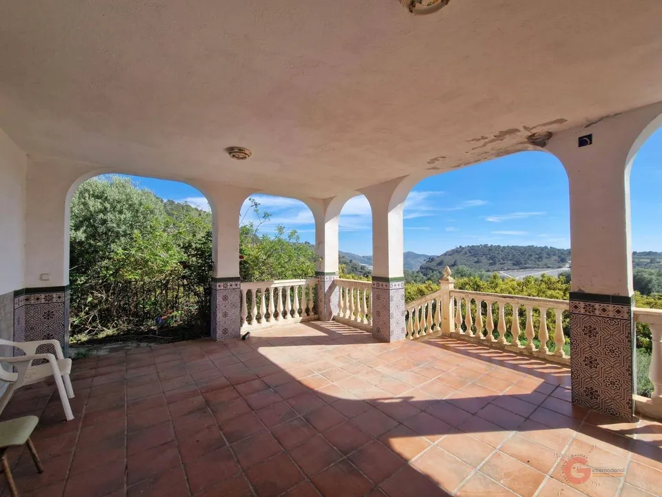 Finca rústica con cortijo y gran porche en Pago Los Palmares, Salobreña – 11.500 m2 de regadío en producción de aguacates