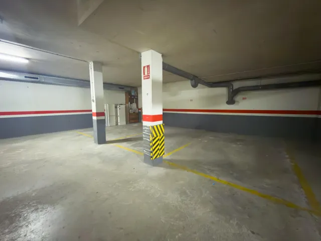 Plaza de garaje en Cieza (zona piscina cubierta) — 3