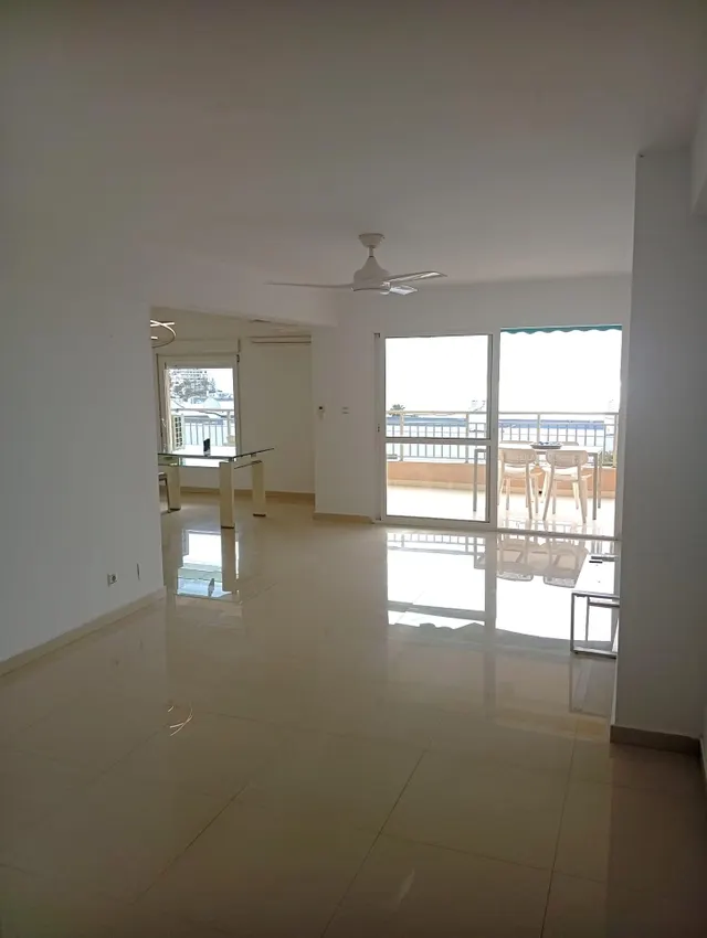 Amplio y luminoso piso de 3 dormitorio con impresionantes vistas al mar en la Carihuela, Torremolinos — 31