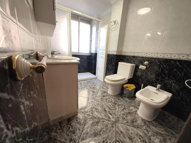 Última habitación libre para chica estudiante — 20