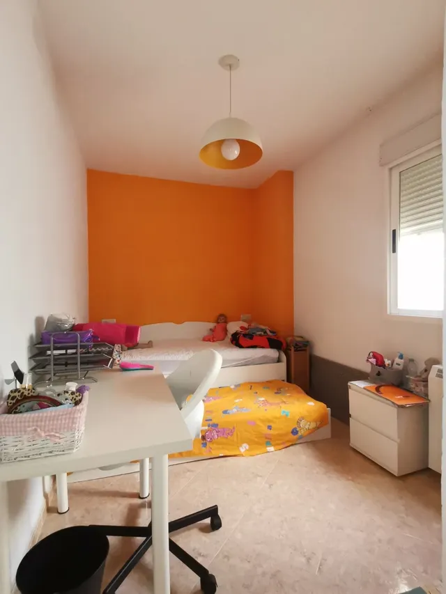 SE VENDE CASA EN PLENO CENTRO DE LOS VILLARES — 36