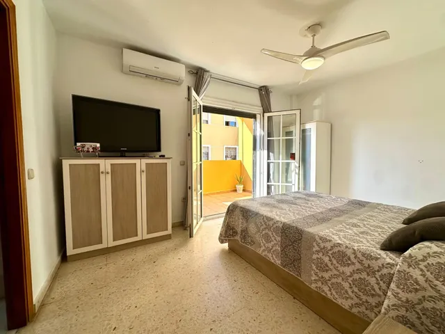Amplio Dúplex Reformado en Los Molinos, Almería — 14
