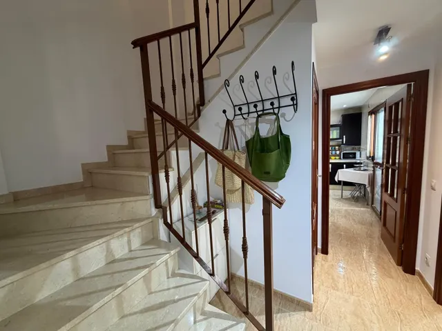 ¡Casa adosada con patio, garaje y sótano en La Victoria, Córdoba! — 6