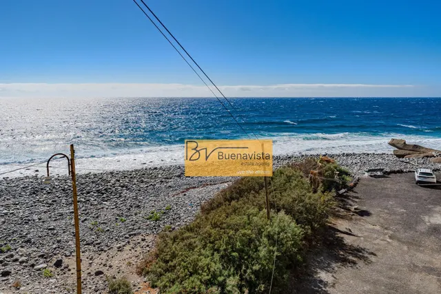 1 bedroom Beachfront Apartment: A Unique Opportunity