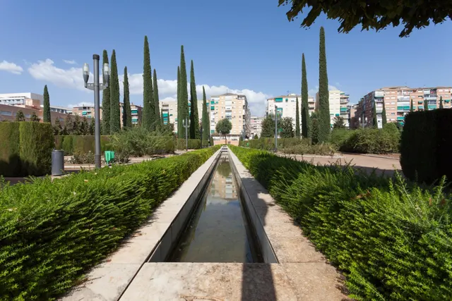Piso con terraza y gran potencial junto a Camino de Ronda — 31